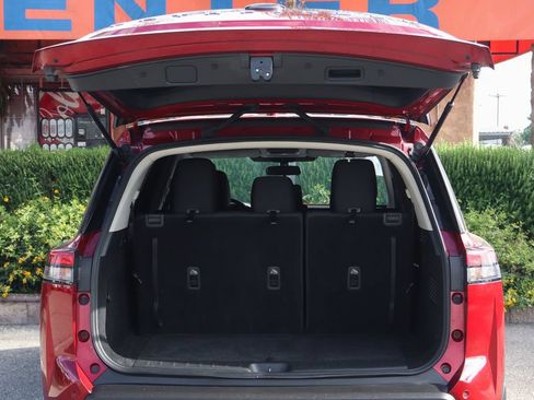 Used 2022 Nissan Pathfinder SV FWD image 8