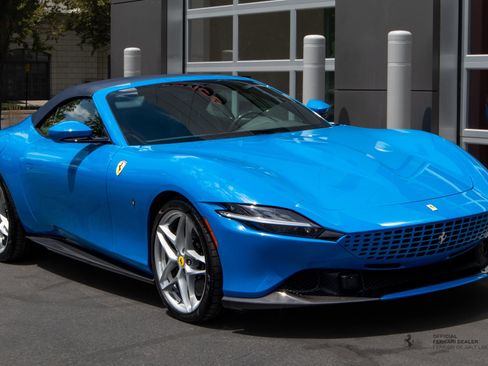 Used 2024 Ferrari Roma Spider RWD image 8