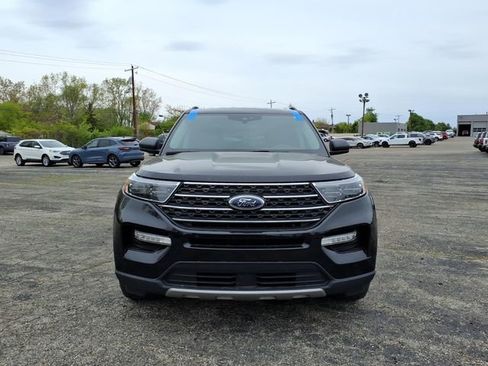Used 2023 Ford Explorer XLT w/ Equipment Group 202A AWD/4WD image 2