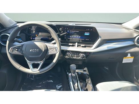 New 2026 Chevrolet Trax LT w/ Driver Confidence Package FWD image 9