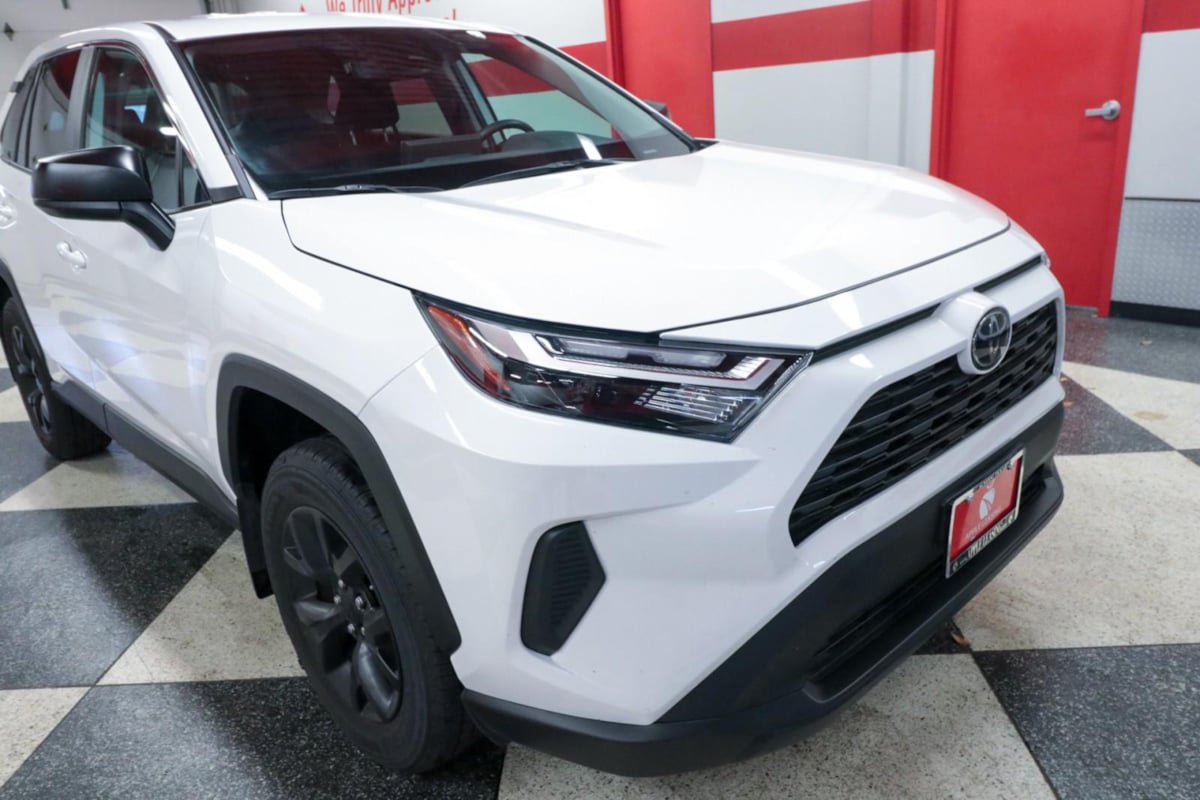 Used 2024 Toyota RAV4 LE FWD image 29