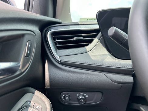 Certified 2024 Buick Encore GX Sport Touring FWD image 19