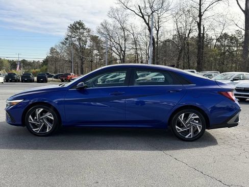 Used 2025 Hyundai Elantra Limited FWD image 22