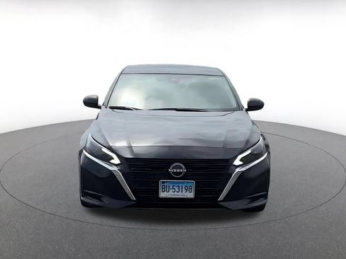Used 2025 Nissan Altima 2.5 SV FWD image 4