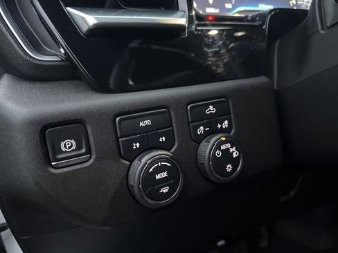 Used 2022 Chevrolet Silverado 1500 LT image 13