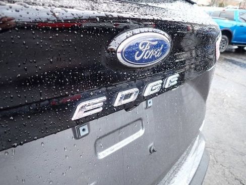 Certified 2022 Ford Edge SEL w/ Convenience Package AWD/4WD image 6