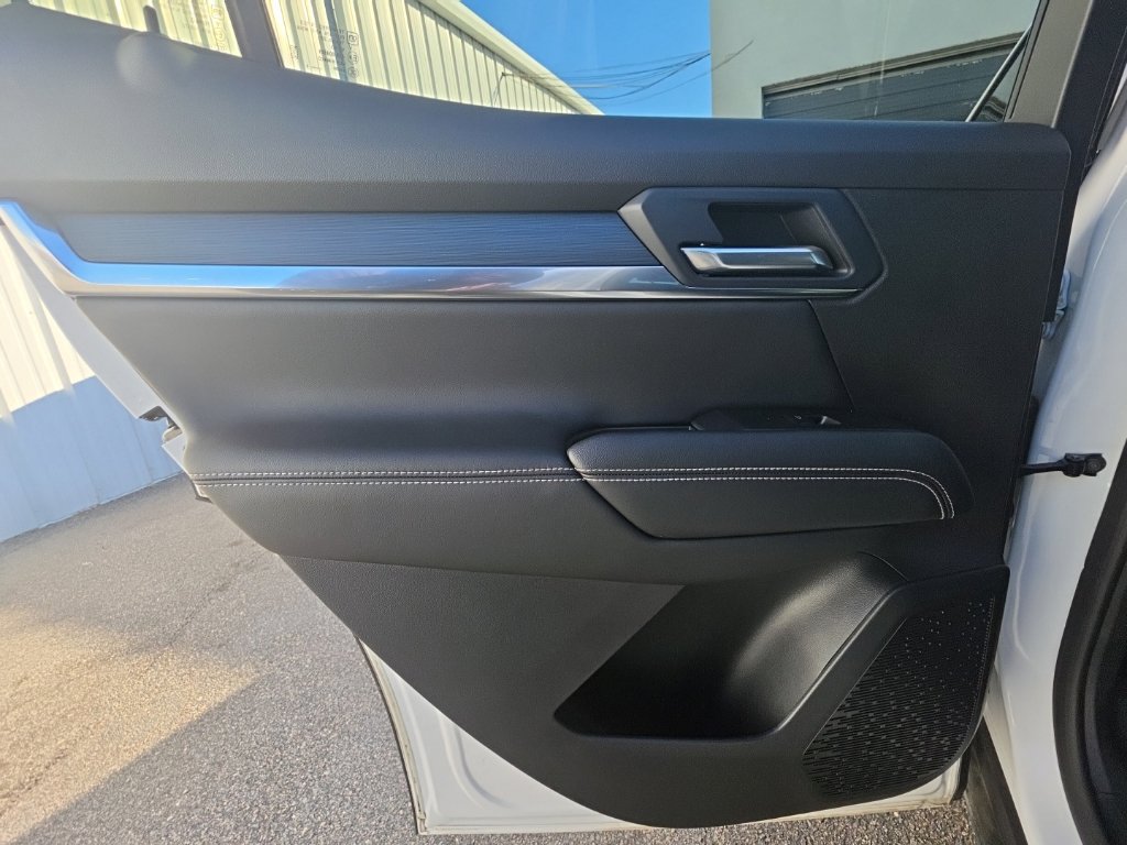 Used 2025 GMC Terrain Elevation w/ Elevation Premium Package AWD/4WD image 16