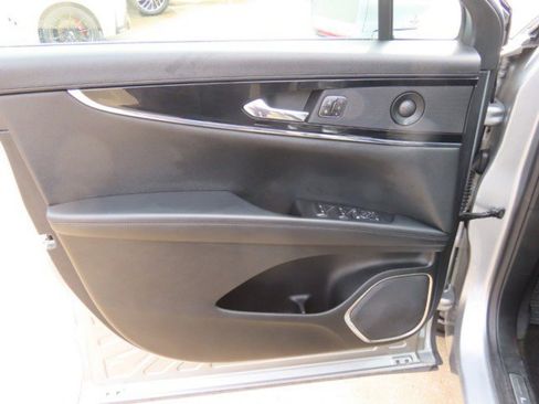 Certified 2022 Lincoln Nautilus Reserve w/ Luxury Package image 24