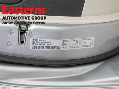 Used 2021 Chrysler Voyager L FWD image 34