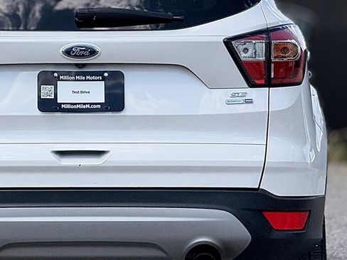 Used 2018 Ford Escape SE w/ SE Sync 3 Package image 14