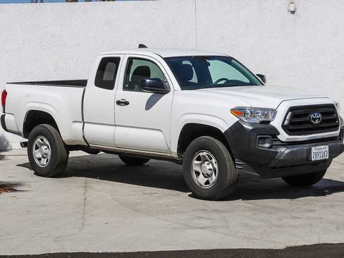 Used 2022 Toyota Tacoma SR RWD image 3