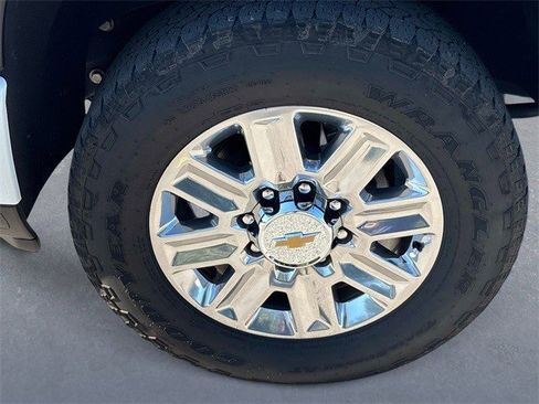 Certified 2025 Chevrolet Silverado 2500 High Country w/ Technology Package image 10