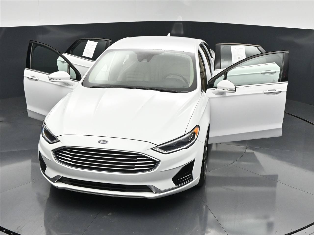 Used 2020 Ford Fusion SEL FWD image 28