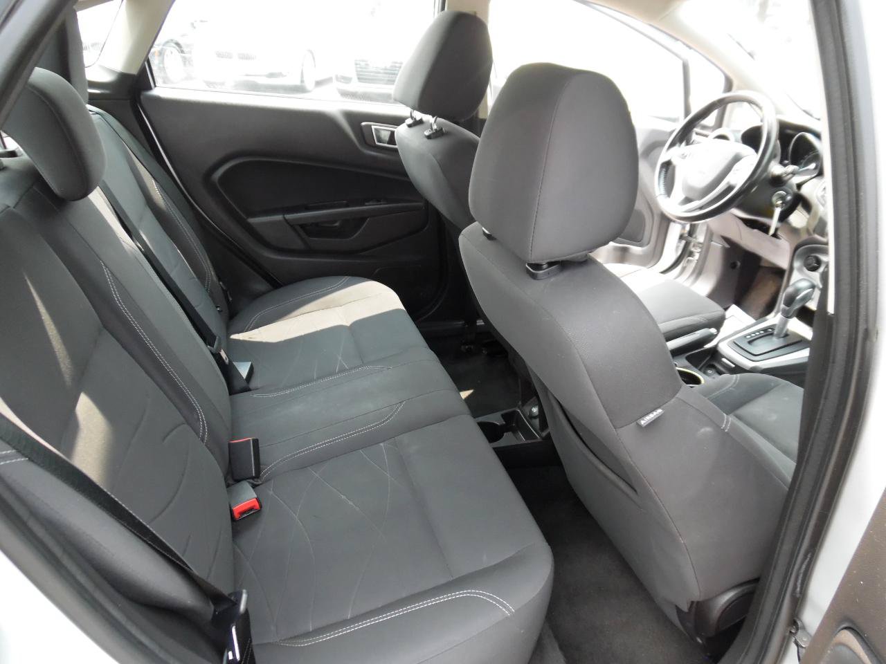 Used 2014 Ford Fiesta SE FWD image 20