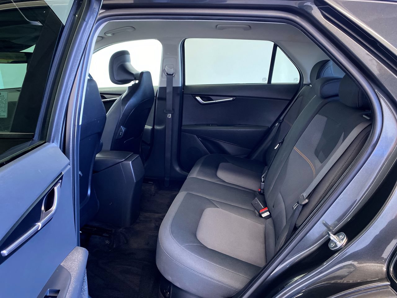 Certified 2025 Kia Niro LX FWD image 32