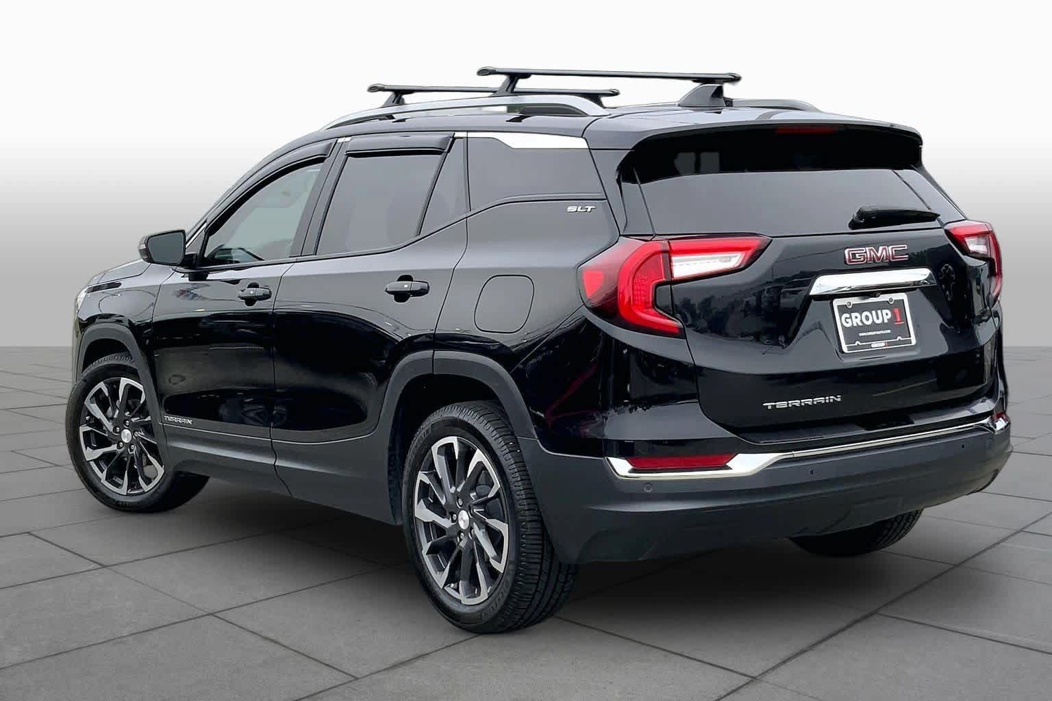 Used 2022 GMC Terrain SLT w/ Infotainment Package II FWD image 11