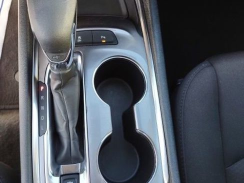 Used 2024 Chevrolet Malibu LT image 14