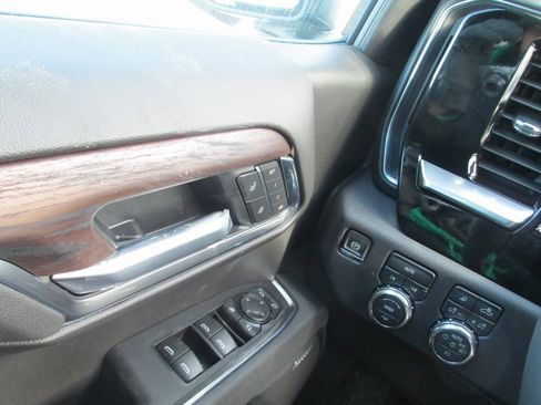 New 2026 GMC Sierra 1500 SLT w/ SLT Convenience Package image 15