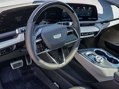 New 2026 Cadillac Optiq Luxury 2 image 9