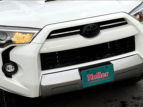 Used 2022 Toyota 4Runner TRD Off-Road Premium image 28