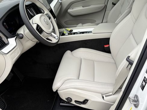 New 2026 Volvo XC60 B5 Ultra w/ Protection Package Premier image 18