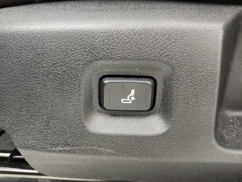 Used 2025 Toyota Tacoma SR RWD image 42