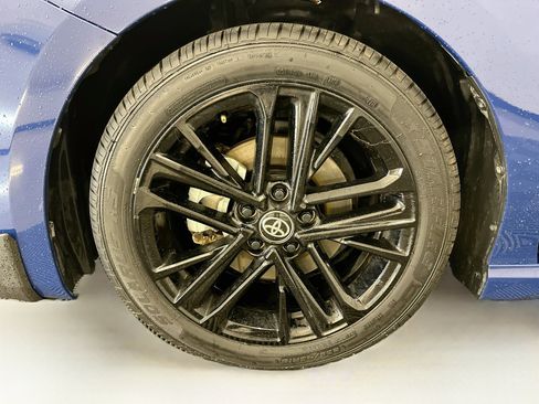 Used 2025 Toyota Camry SE FWD image 35