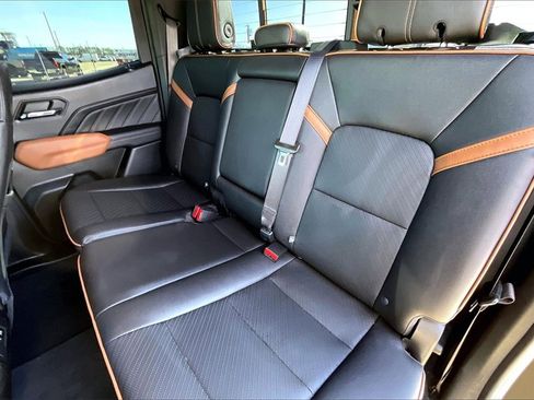 Used 2023 GMC Canyon AT4 w/ AT4 Premium Package image 19