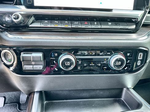 Certified 2024 GMC Sierra 1500 SLT w/ SLT Premium Plus Package image 34