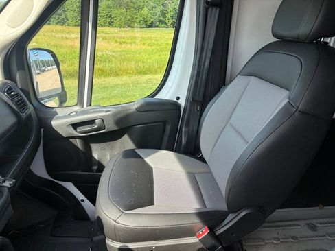 Used 2026 RAM ProMaster 2500 w/ Convenience Group FWD image 14