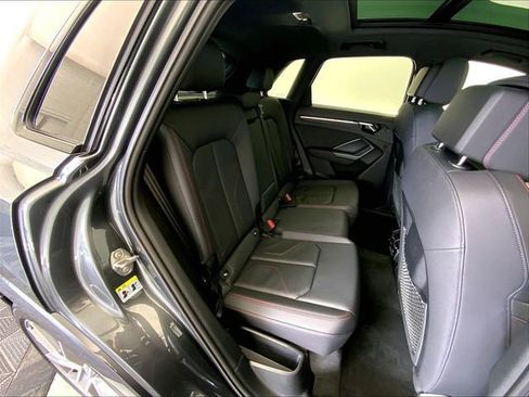 Certified 2025 Audi Q3 2.0T Premium Plus w/ Premium Plus Package image 27