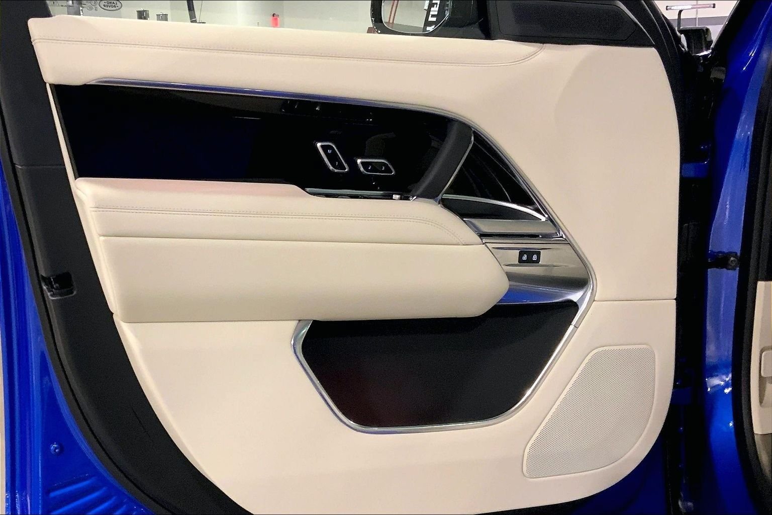 New 2026 Land Rover Range Rover SE AWD/4WD image 10