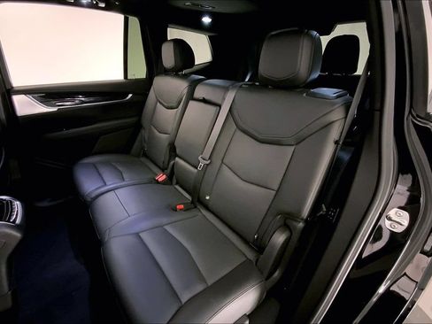 Used 2024 Cadillac XT6 Premium Luxury w/ Technology Package AWD/4WD image 14