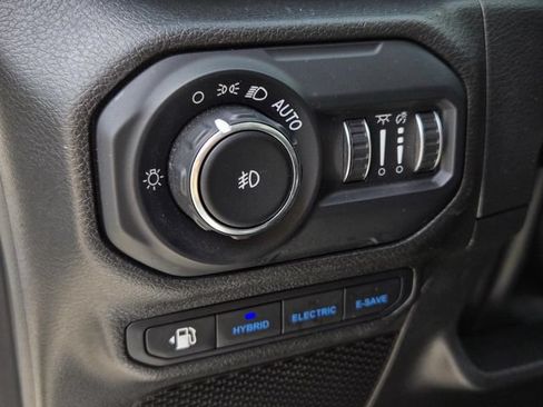 Used 2022 Jeep Wrangler Unlimited Rubicon 4xe w/ Cold Weather Group AWD/4WD image 21
