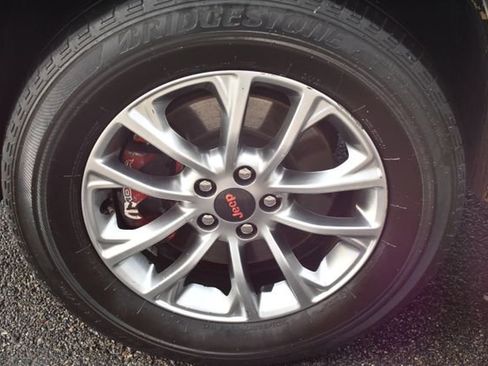 Used 2019 Jeep Cherokee Latitude Plus AWD/4WD image 45
