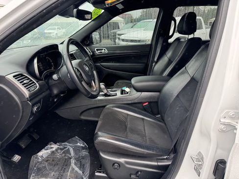 Used 2021 Jeep Grand Cherokee Laredo X AWD/4WD image 18