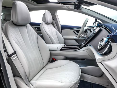 Used 2023 Mercedes-Benz EQE 350+ 4MATIC Sedan image 7