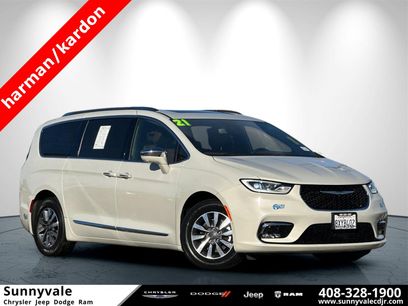 Certified 2021 Chrysler Pacifica Limited w/ Premium & Safety Sphere Group