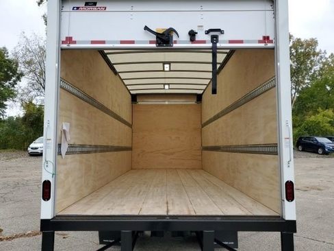 New 2024 Chevrolet Low Cab Forward image 15