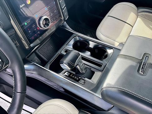 Used 2023 Ford F150 Lightning Platinum image 19