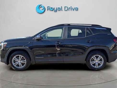 Used 2023 GMC Terrain SLE w/ Driver Convenience Package AWD/4WD image 3