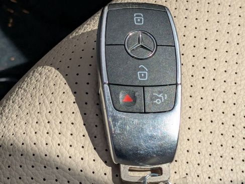 Certified 2022 Mercedes-Benz GLC 300 GLC 300 w/ Multimedia Package Lite image 25