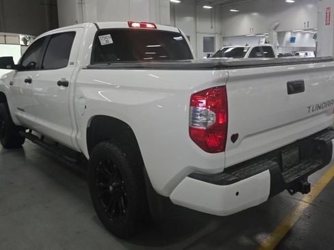 Used 2017 Toyota Tundra SR5 w/ SR5 Upgrade Package image 3