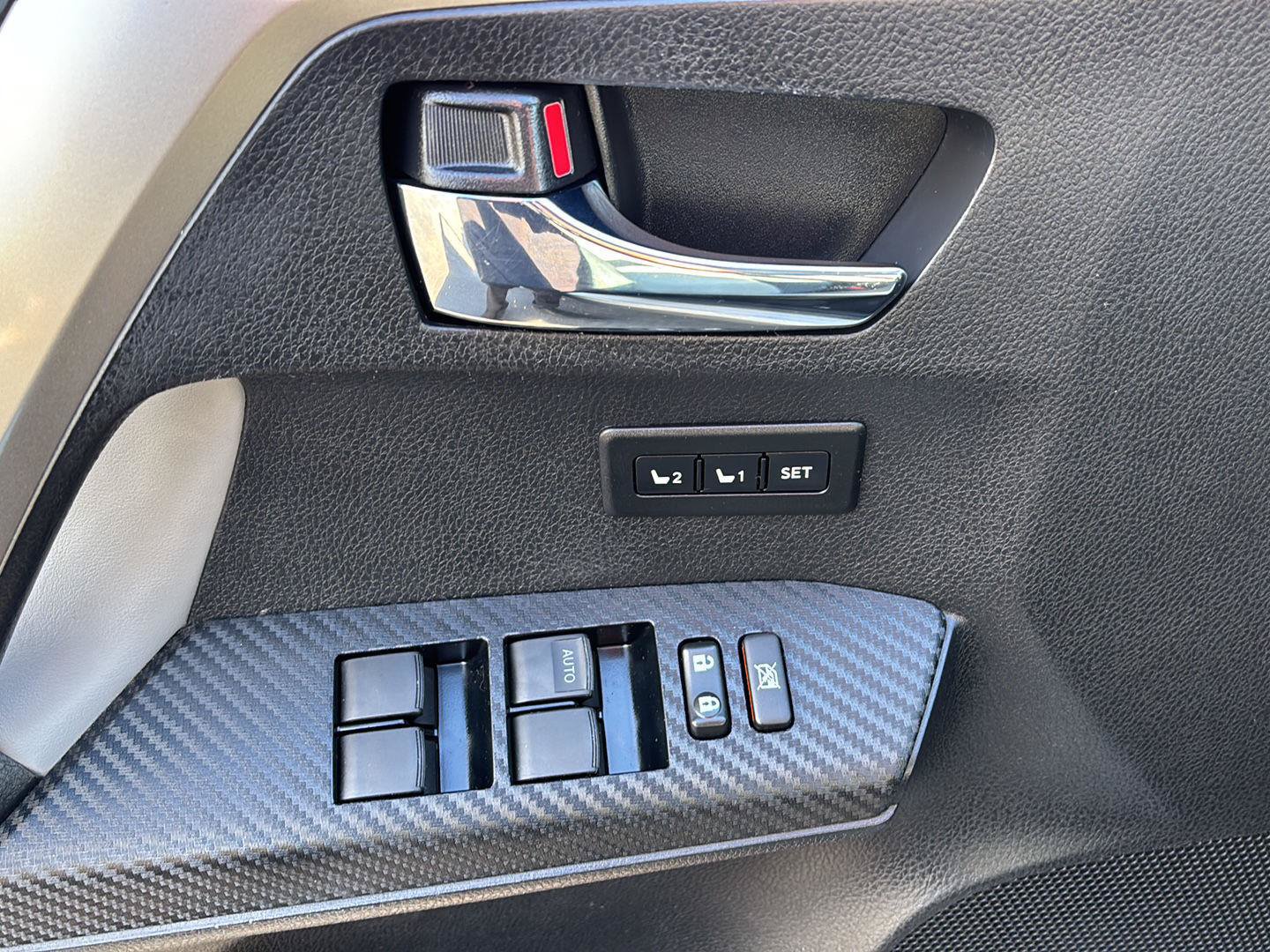 Used 2013 Toyota RAV4 Limited AWD/4WD image 22