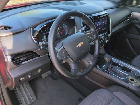 Used 2023 Chevrolet Traverse LT FWD image 9