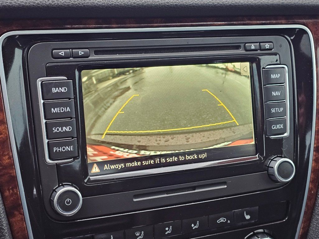 Used 2013 Volkswagen Passat TDI SEL Premium FWD image 8