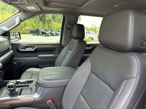 Used 2025 Chevrolet Silverado 1500 LT Trail Boss w/ LT Trail Boss Premium Package AWD/4WD image 20