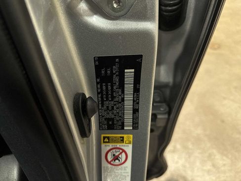 Used 2019 Toyota Highlander XLE image 14