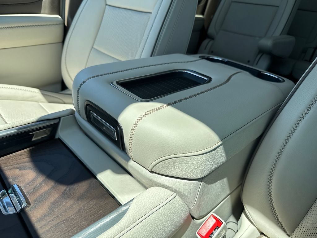 Certified 2023 GMC Yukon XL Denali w/ Denali Reserve Package AWD/4WD image 47