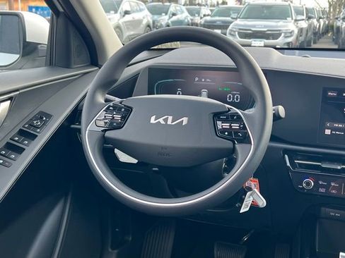 New 2026 Kia Niro LX image 16